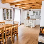 Tatil Evi Pri Stari Mami *