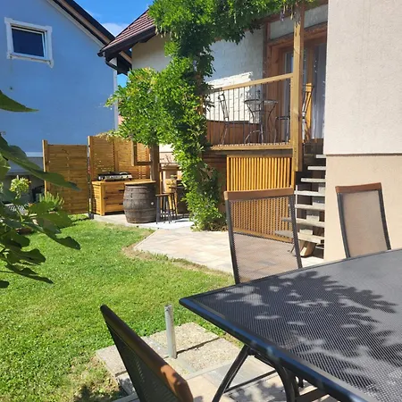 Pri Stari Mami 펜션 *