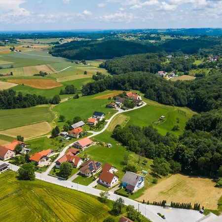 Pri Stari Mami Sveti Tomaz